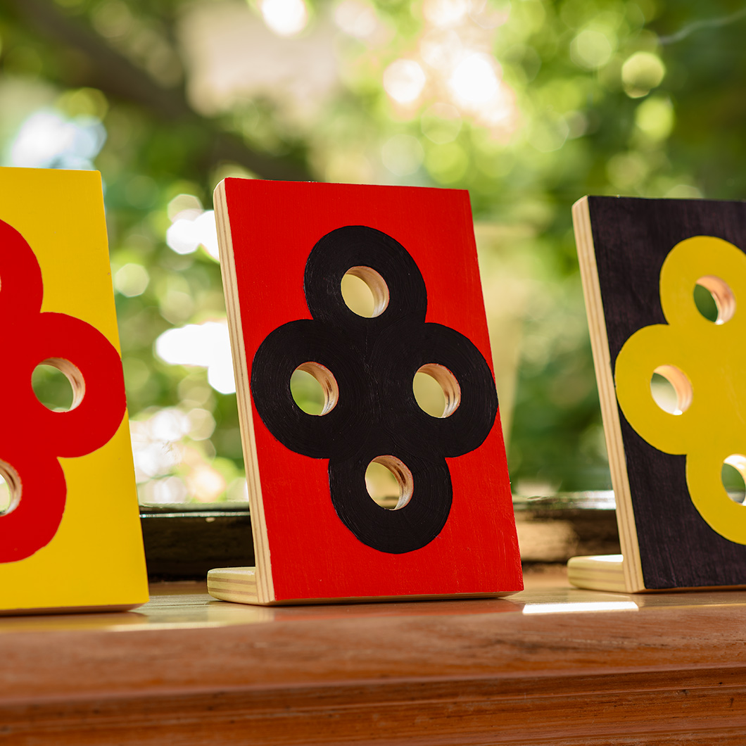 Shared Background: Family Portrait Red-yellow, Yellow-grey and Grey-red