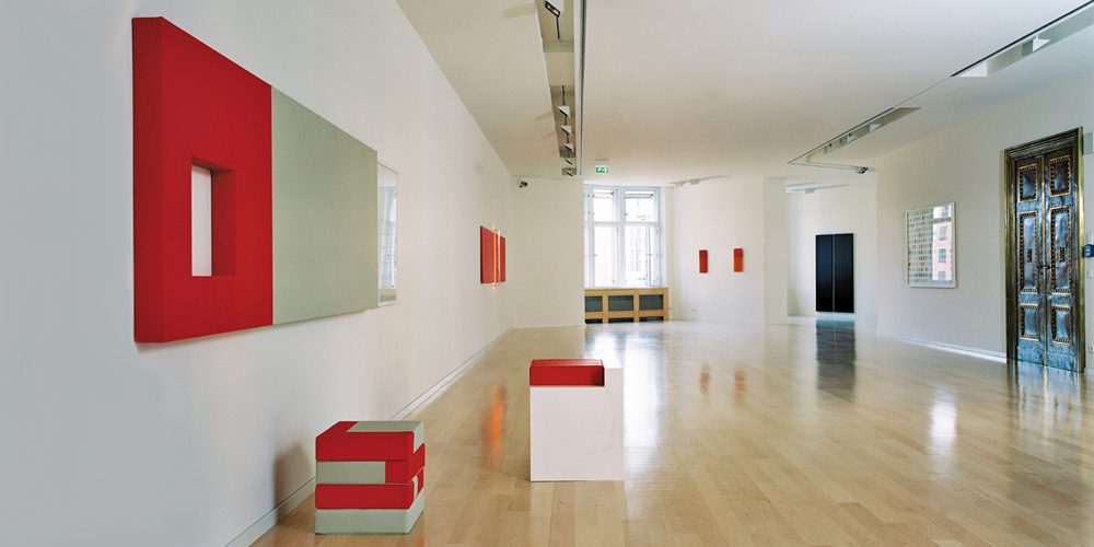 October 2001 / Geometrical Affairs